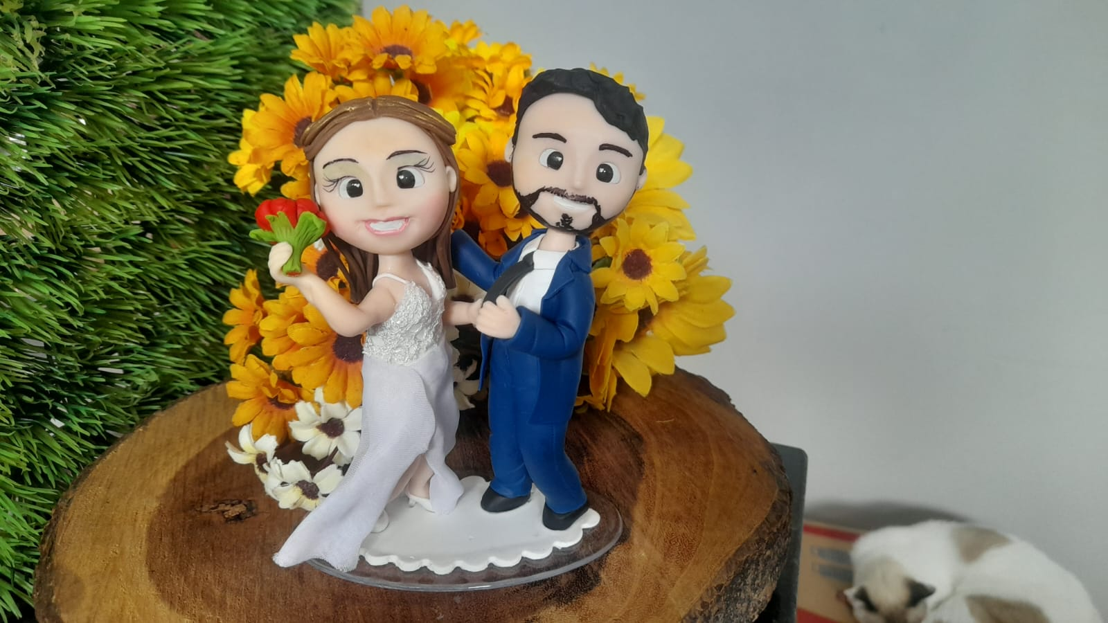 Noivinhos personalizados em biscuit